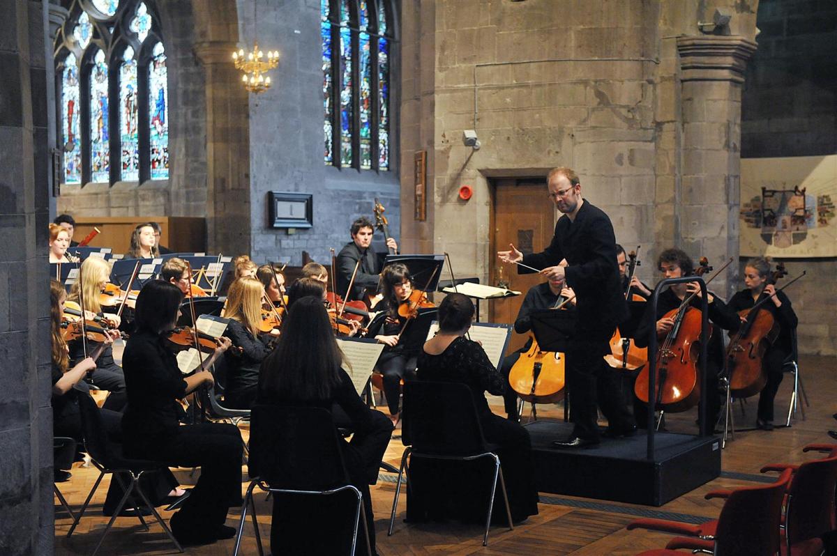 Gordon Bragg conducting at St John's Kirk in Perth, September 2013
