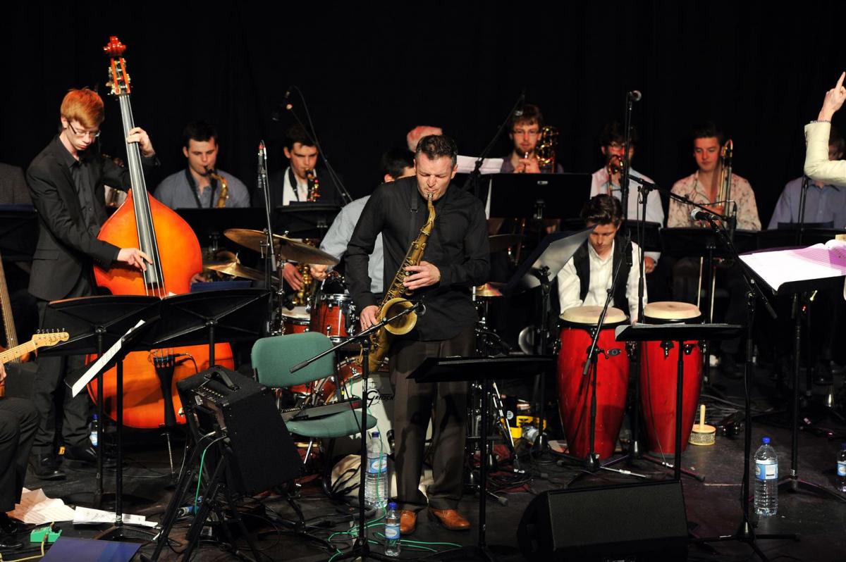 Soloist Gordon Mcneil wows the crowd at Birnam Arts Centre, July 2014