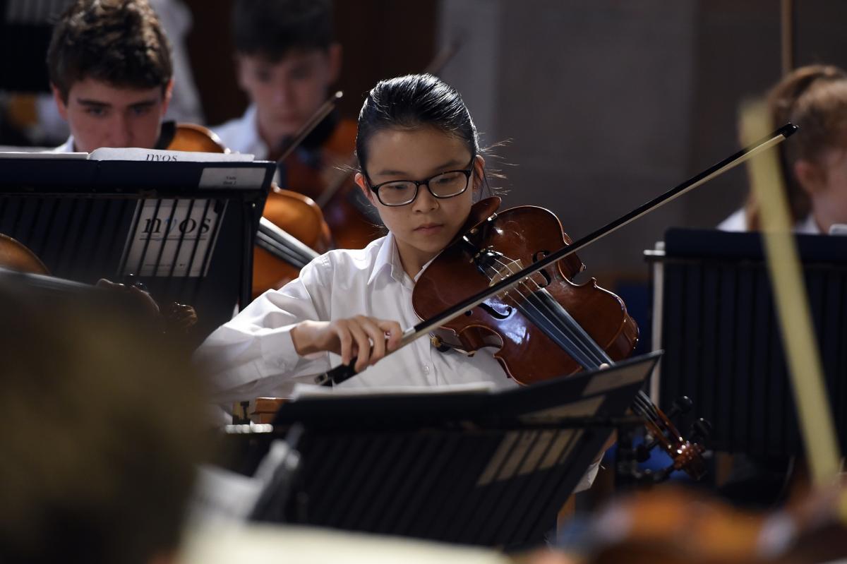 Complete concentration from violist Zoe Chan at Greyfriars Kirk in Edinburgh 15 July 2017