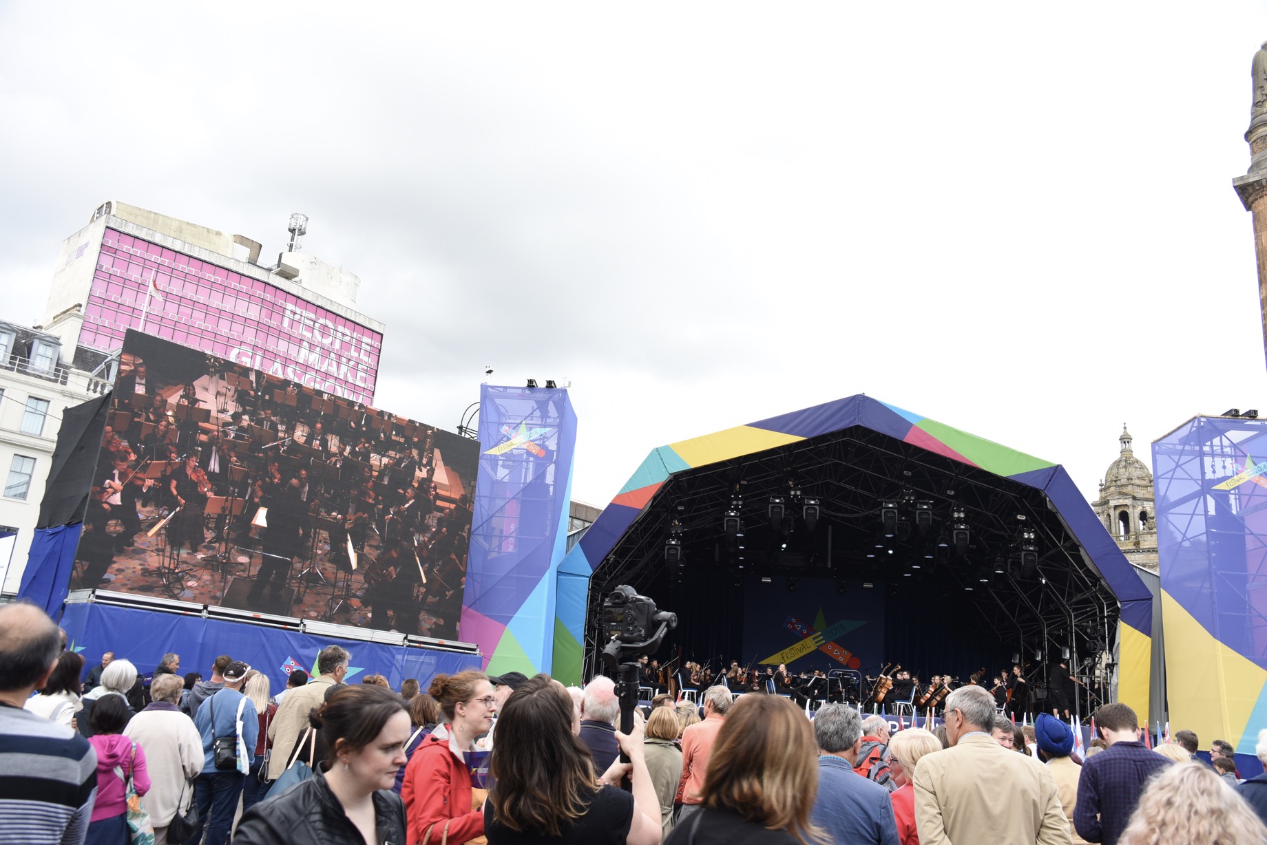Fantastic audinece in Glasgow\'s George Square for the special Gala Concert with live link to Berlin. Part of Festival 2018, Glasgow\'s cultural showcase that ran alongside the European Championship Games, August 2018.